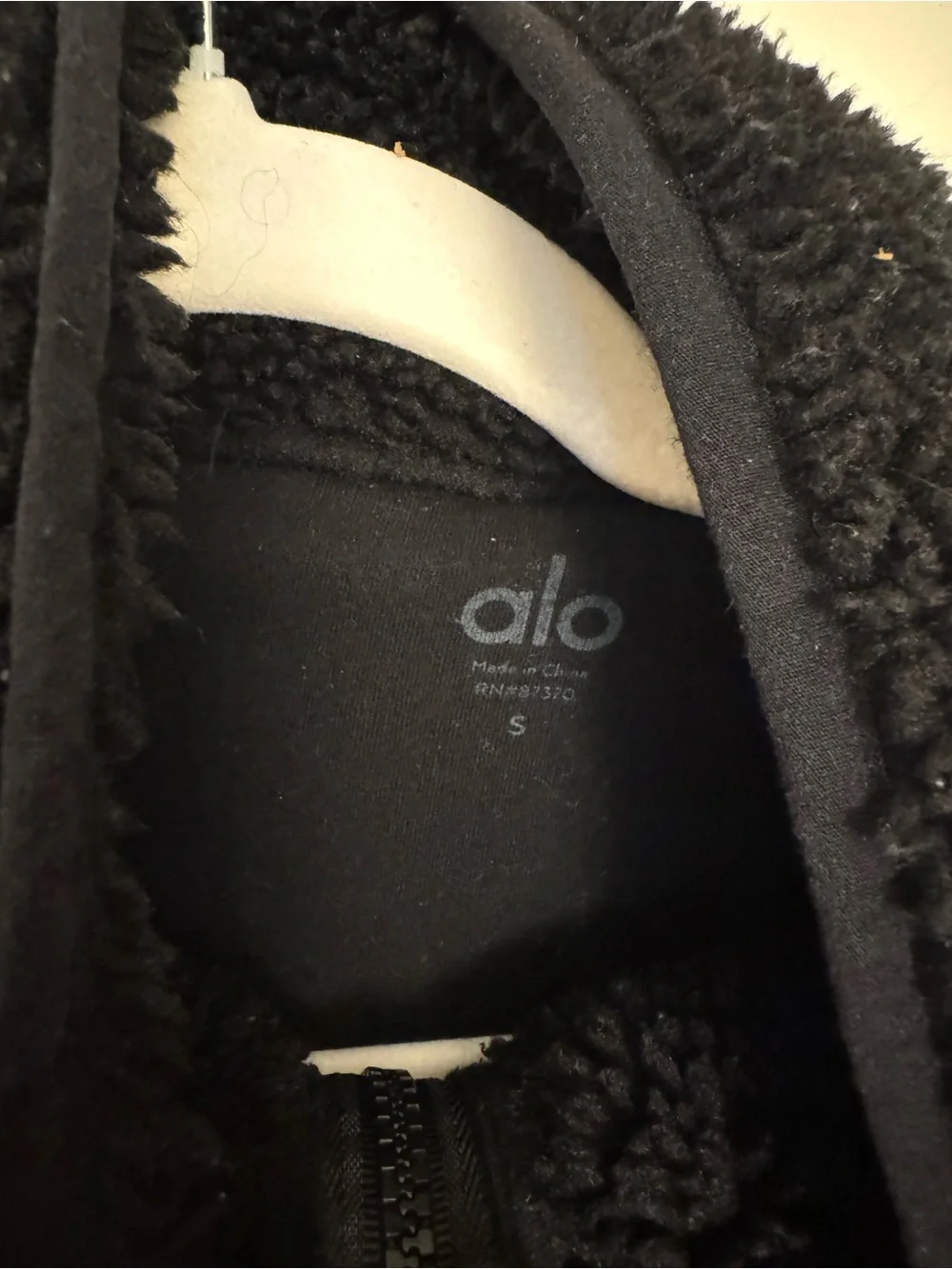 ALO Yoga Women’s Black Sherpa Half-Zip Pullover